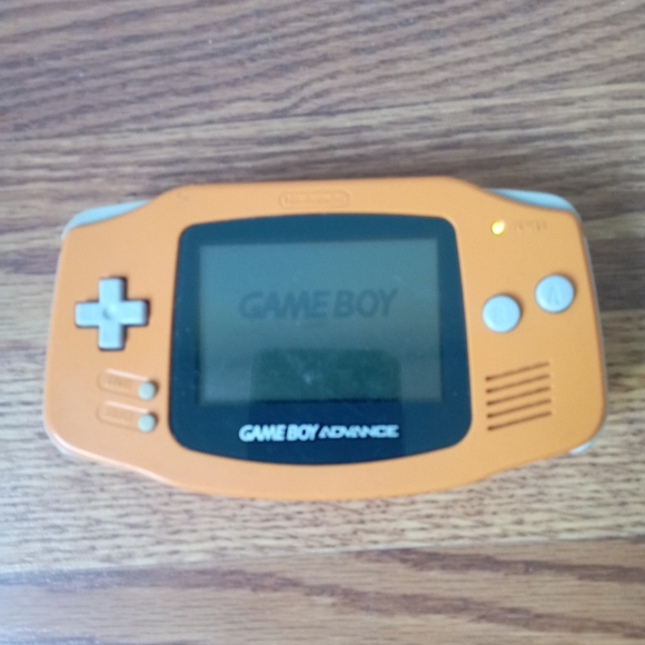 Gameboy advance orange console - Picture 2 of 3